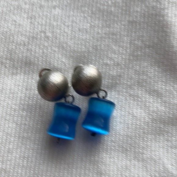 Blue and Silver handcrafted necklace and earrings - Picture 5 of 9